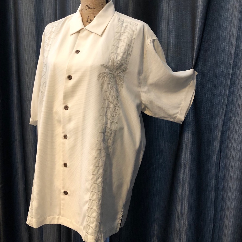 Tommy Bahama Men’s shirt